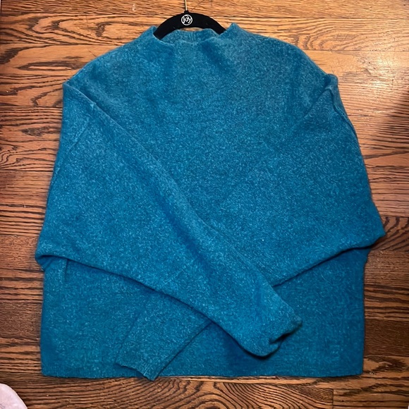 Free People Tops - Few People Sweater